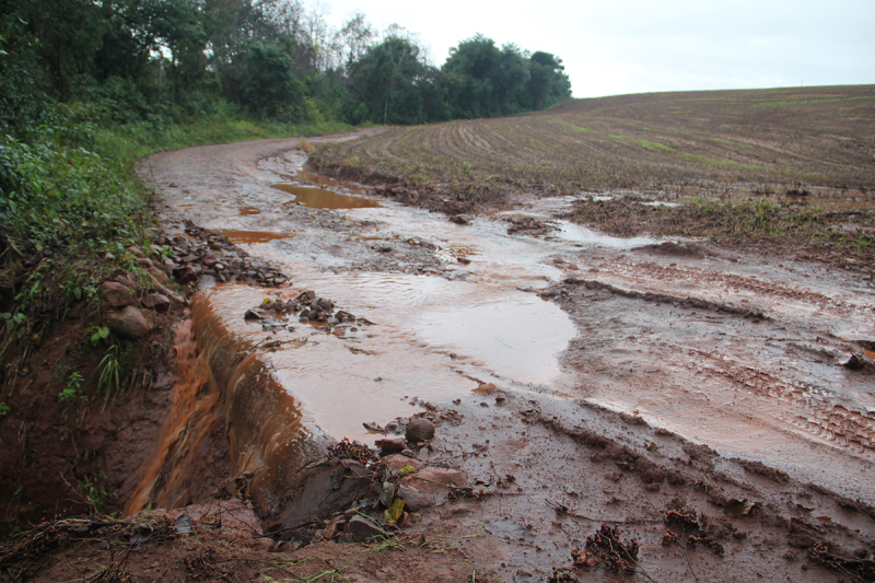 Prefeitura de Três de Maio emite decreto suspendendo transporte escolar